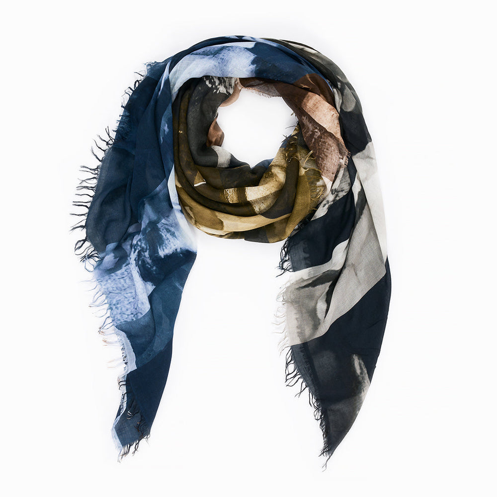 Suzi Roher Euphoria Scarf