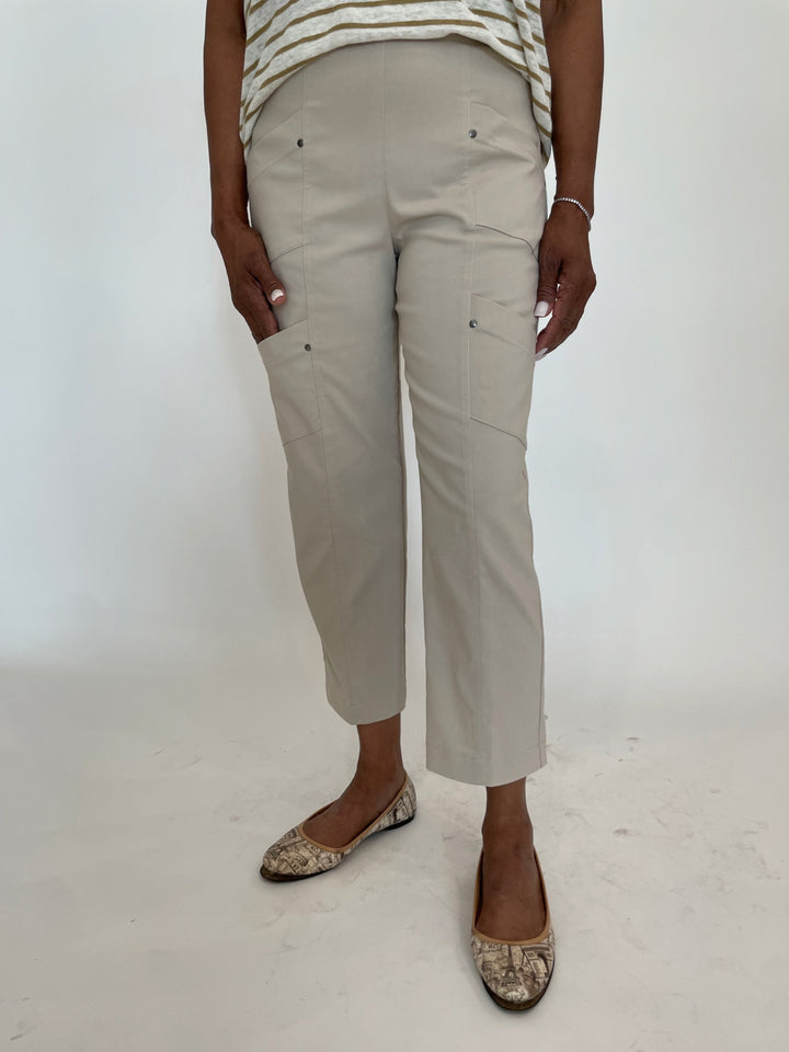 Elliott Lauren Crop Cargo Pants in Chino available at Barbara Katz. Elliott Lauren classic pull-on pants with elastic waistband, cargo pockets, rivet details, straight leg, and cropped length.