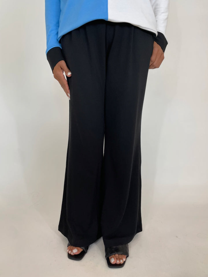 Pure Amici Lisa Pants in Black available at Barbara Katz