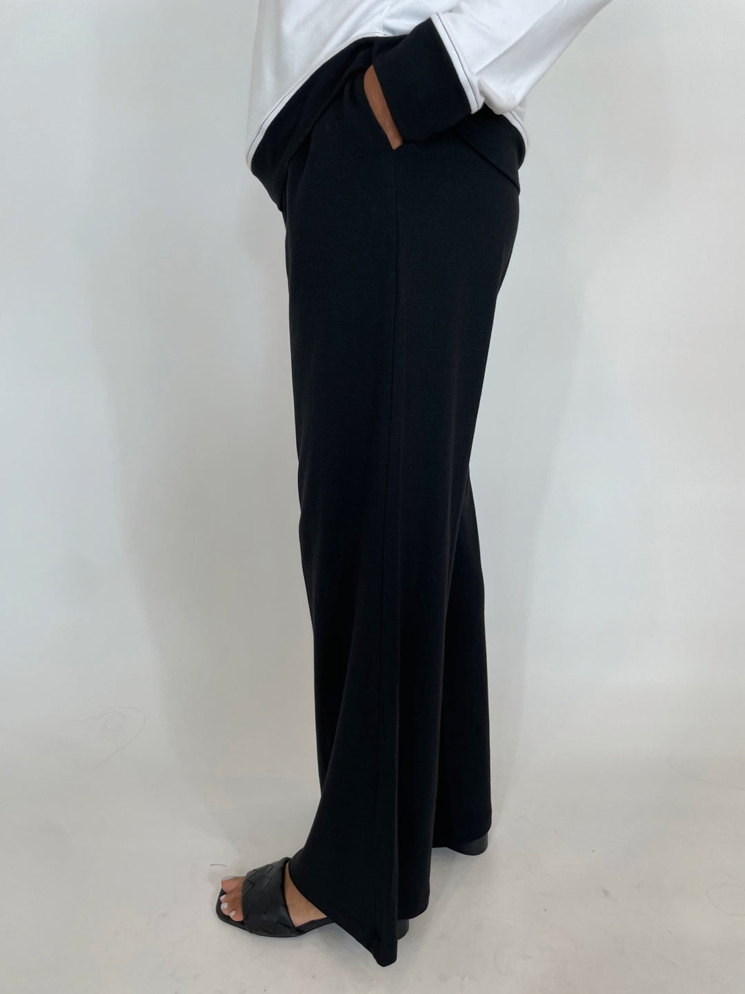 Pure Amici Lisa Pull-On Pants in Black available at Barbara Katz