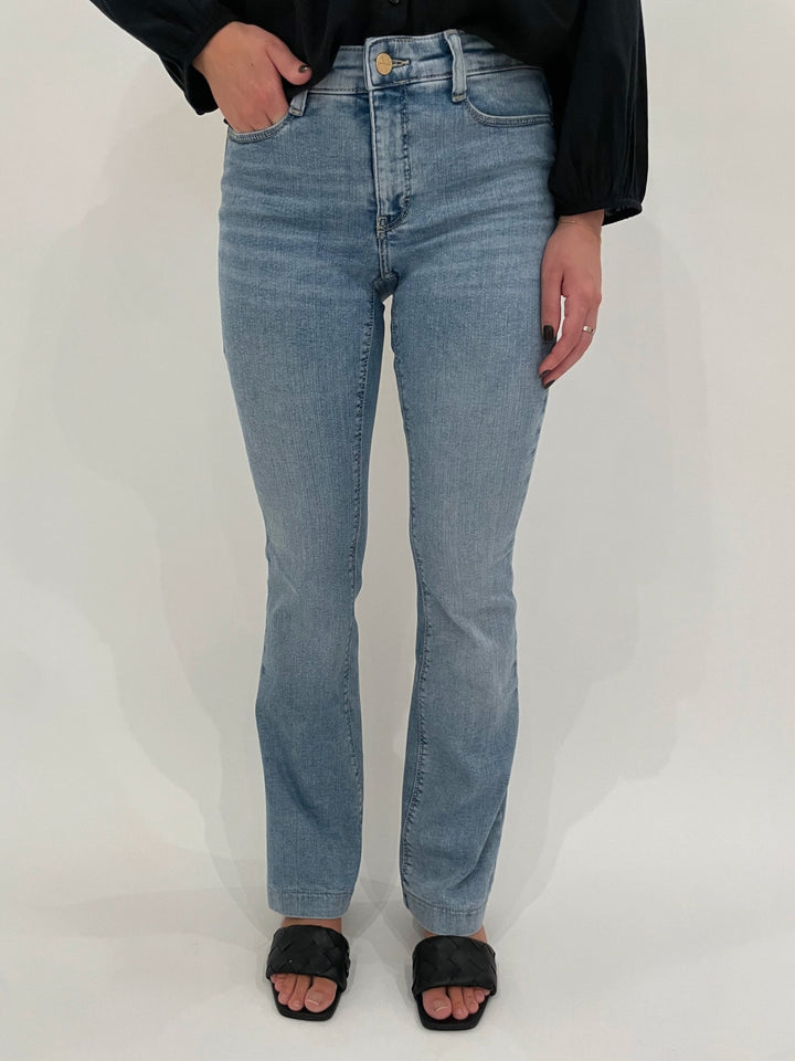 MAC Denim Dream Boot Jeans 32" in Summer Blue Clouds Wash available at Barbara Katz