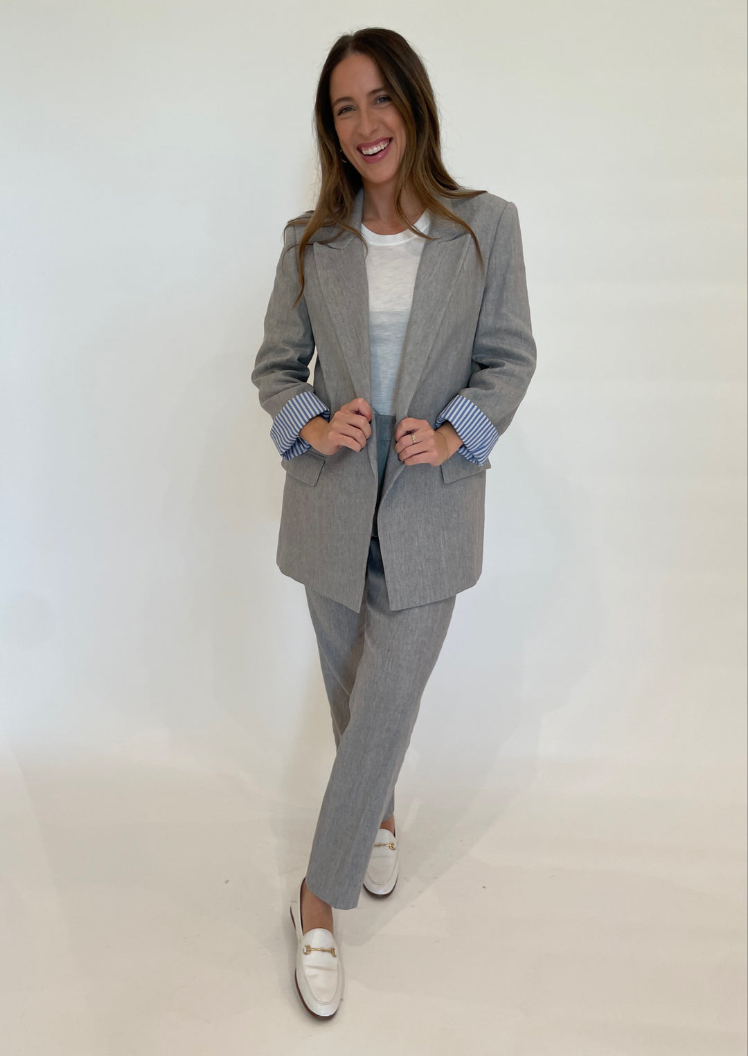 Marella Impeto Linen Stretch Blazer in Grey paired with matching Cometa Linen Stretch Pants in Grey available at Barbara Katz