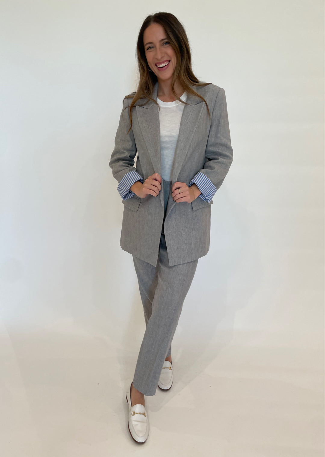 Marella Impeto Linen Stretch Blazer in Grey paired with matching Cometa Linen Stretch Pants in Grey available at Barbara Katz