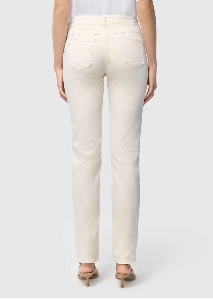 MAC Denim Dream Jean 32" in Antique White available at Barbara Katz