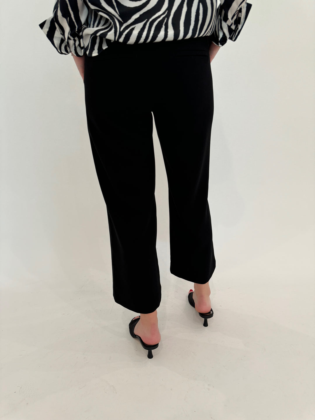 MAC Chiara Crop Floating Crepe Pants in Black