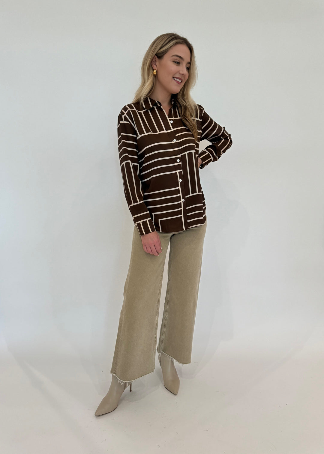 Rails Elias Button Down Shirt in Brown Line Art paired with Citizens of Humanity Lyra Crop Wide Leg Jeans in Porcini available at Barbara Katz