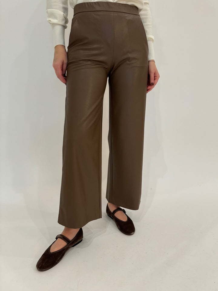 MAC Palina 6/8 Culotte Pants in Nut available at Barbara Katz