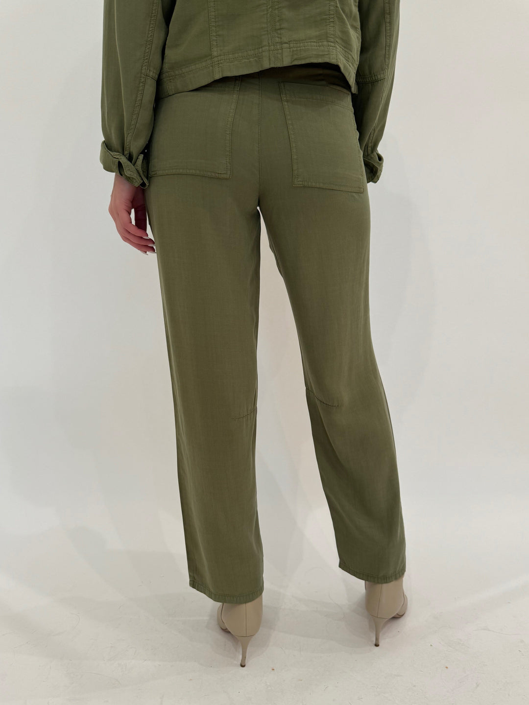 BK Sydney Crop Pants in Tea Leaf available at Barbara Katz