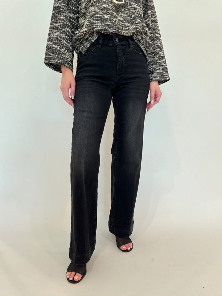 MAC Denim Dream Wide Jeans 32" in Black Used available at Barbara Katz