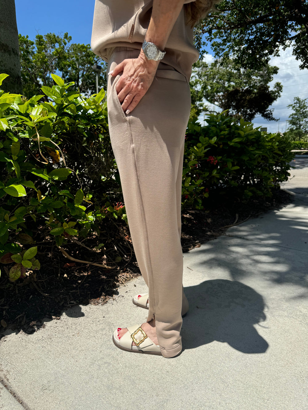 Varley The Slim Zip Hem Pants - Light Taupe