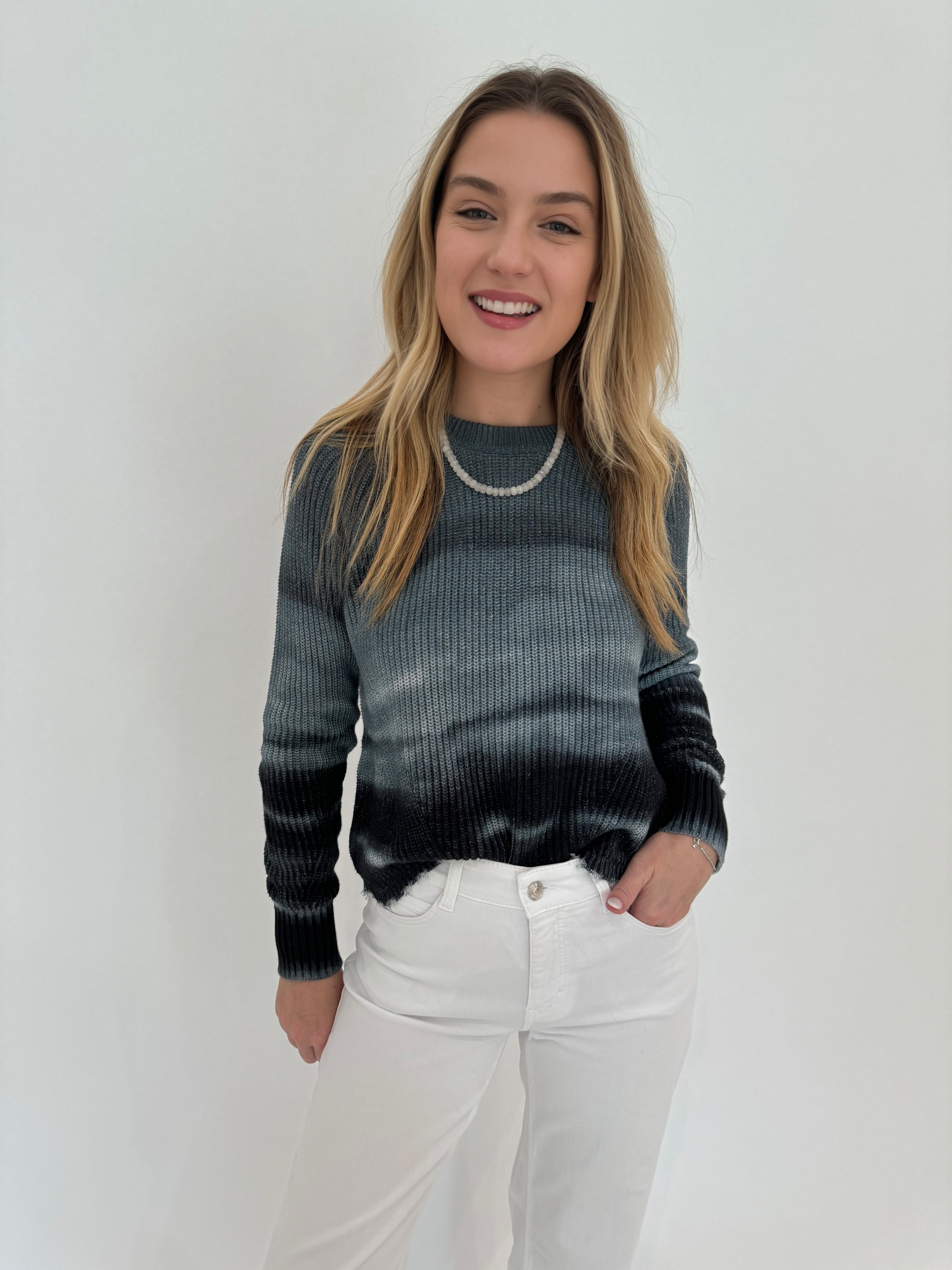 Ombre Scallop Shaker Sweater Black Combo