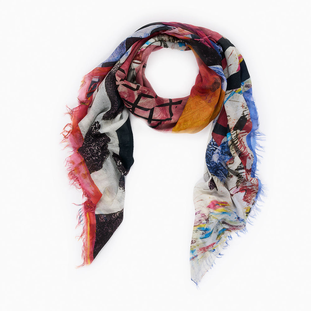 Suzi Roher In Love Scarf